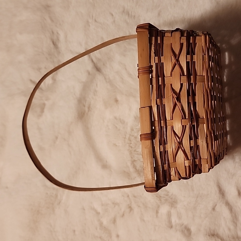 VINTAGE  🧺 BASKETS  VARIOUS  SIZES & DESIGNS - Picture 13 of 15